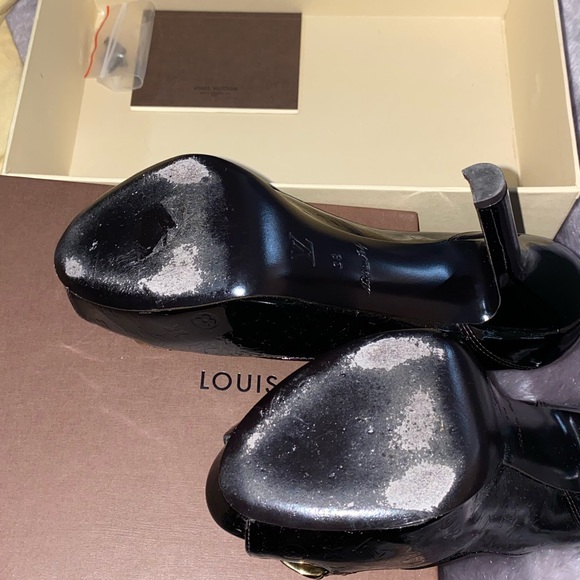 Burgundy 2010 Louis Vuitton open toed heels. Size 38. - Picture 3 of 7